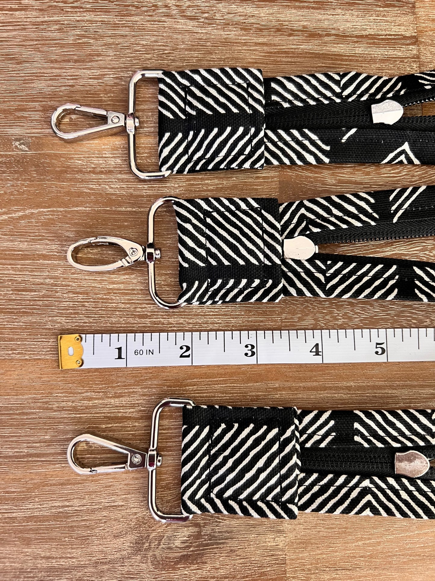 🖤 Nan-Tuckit Zip – Classic Stripe 12"