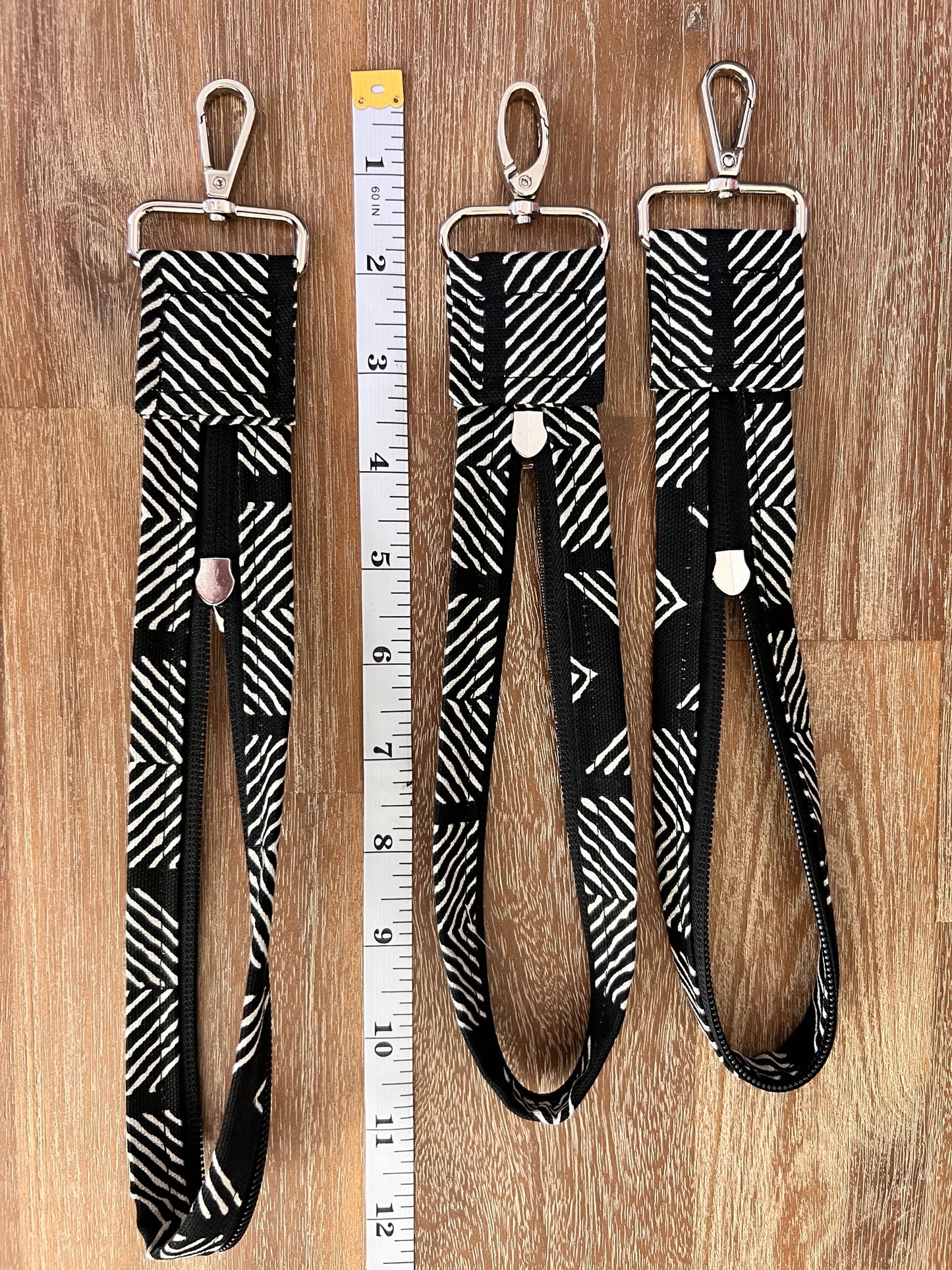 🖤 Nan-Tuckit Zip – Classic Stripe 12"