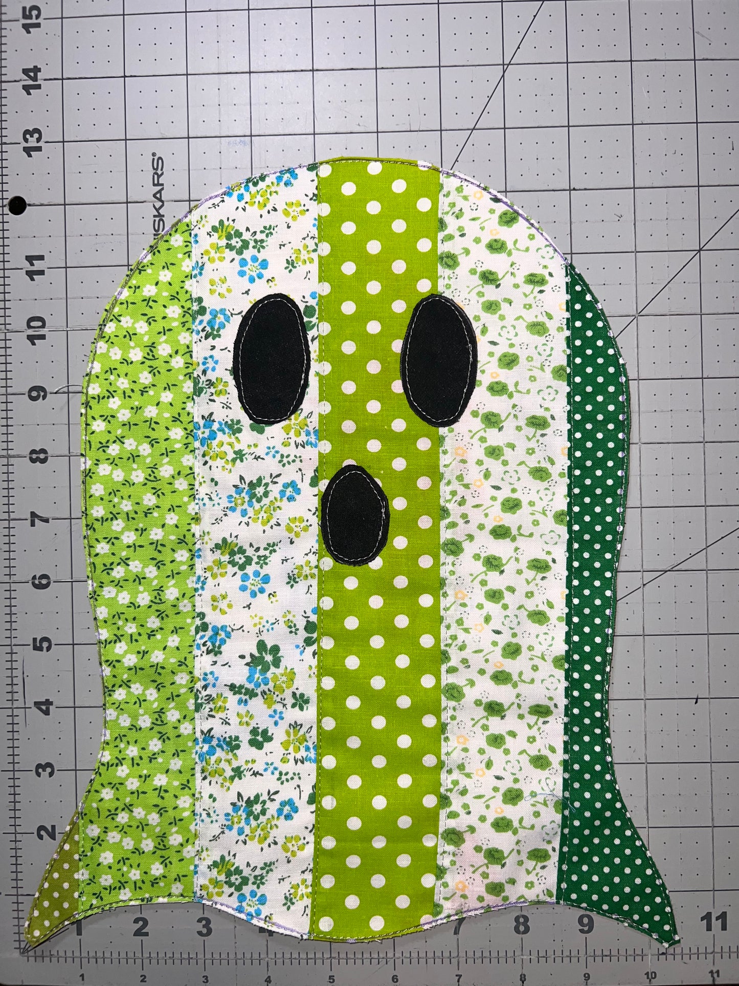 👻 Green Garden Large Ghost Appliqué – Whimsy in Bloom