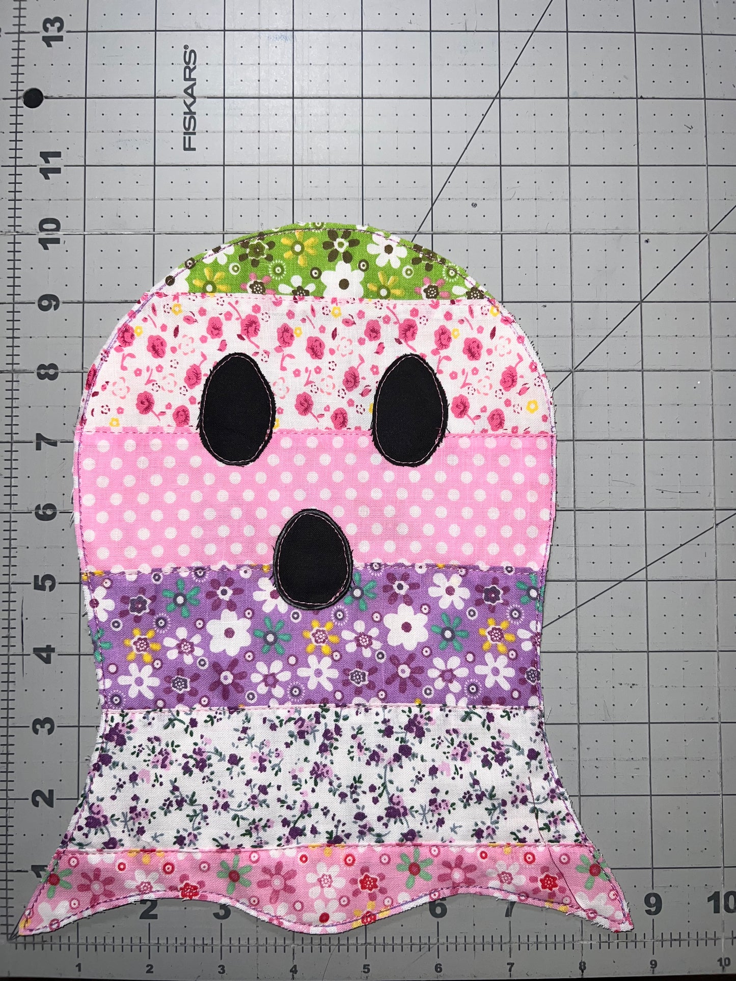 👻 Floral Polkadot Ghost Appliqué Small– Sweetly Spooky Style for Halloween