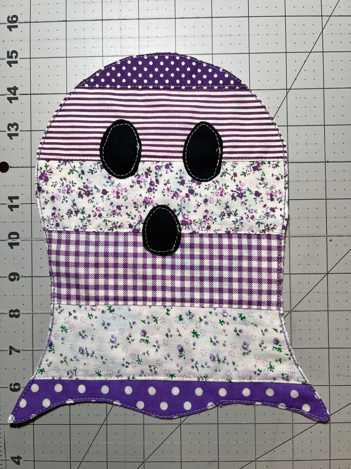 👻 Purple Handmade Quilted Ghost Applique Small – Whimsical, Colorful & One-of-a-Kind (Copy)