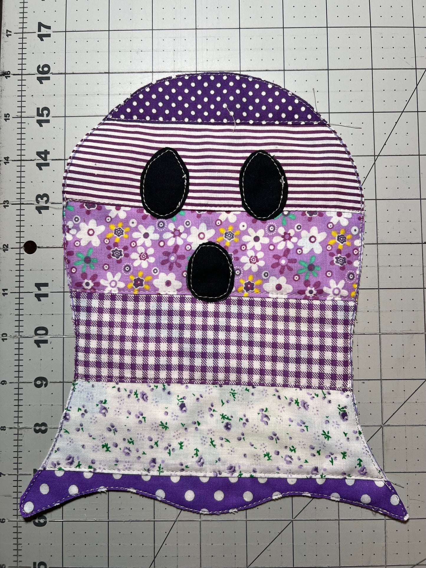 👻 Purple Handmade Quilted Ghost Applique Small – Whimsical, Colorful & One-of-a-Kind (Copy)