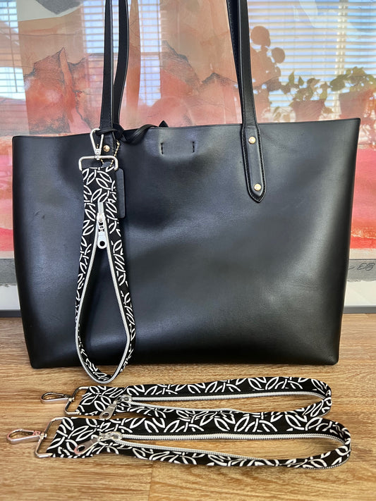 🖤 Nan-Tuckit Zip – Geometric Noir 10"