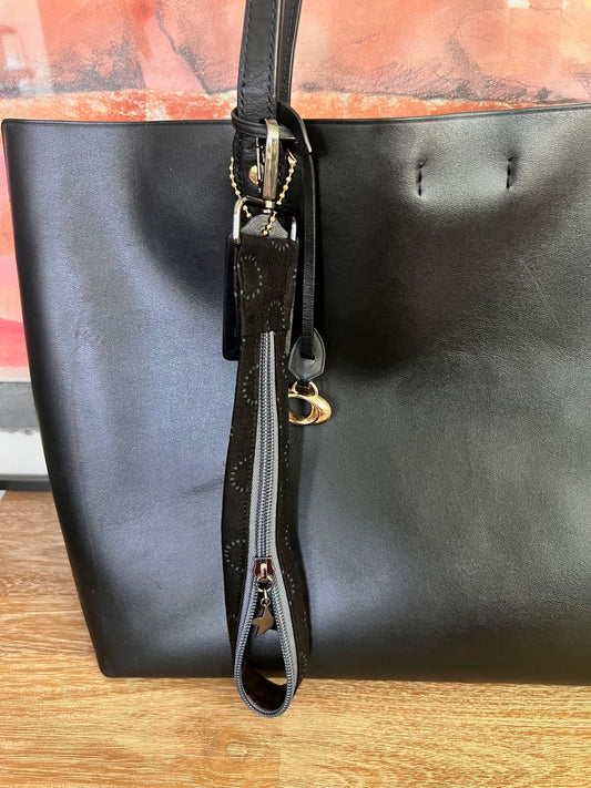 ⚫ Nan-Tuckit Zip – Shadow Dot 10"